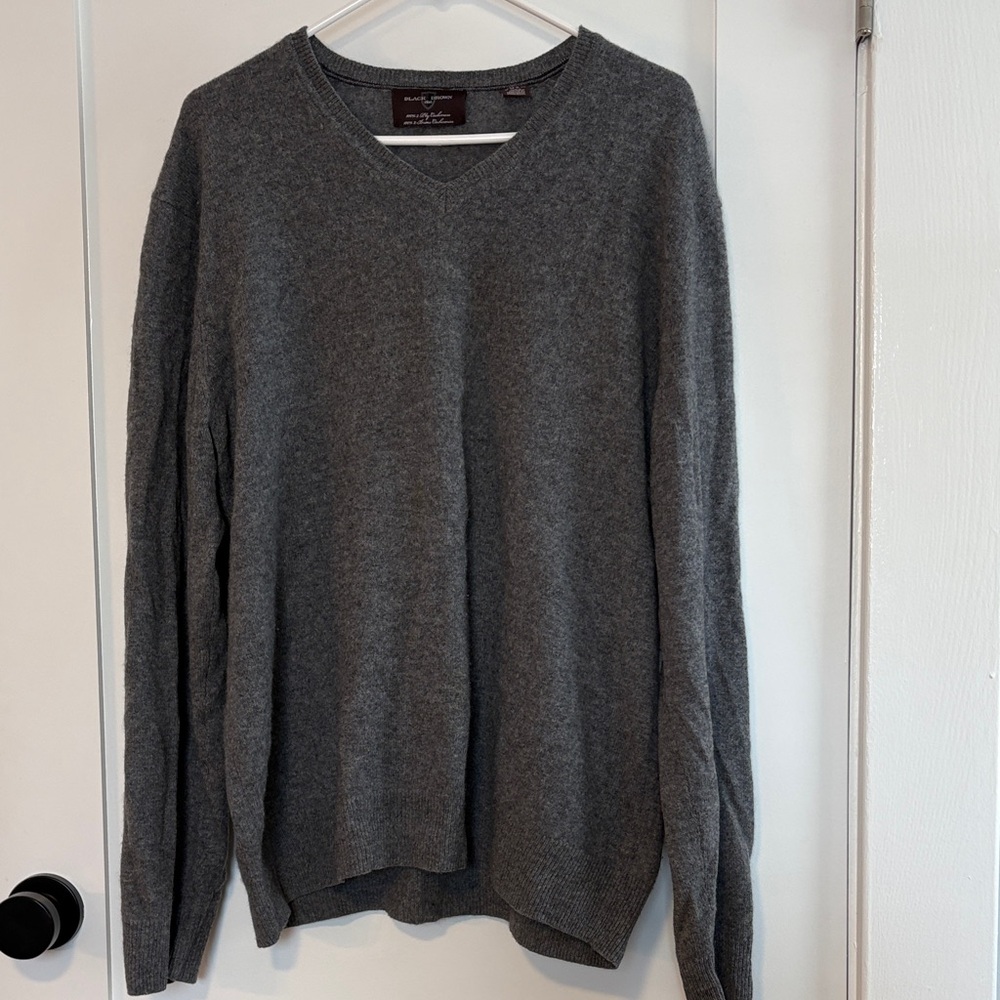 Black Brown 2 ply Cashmere 1826 Charcoal V-Neck Sweater